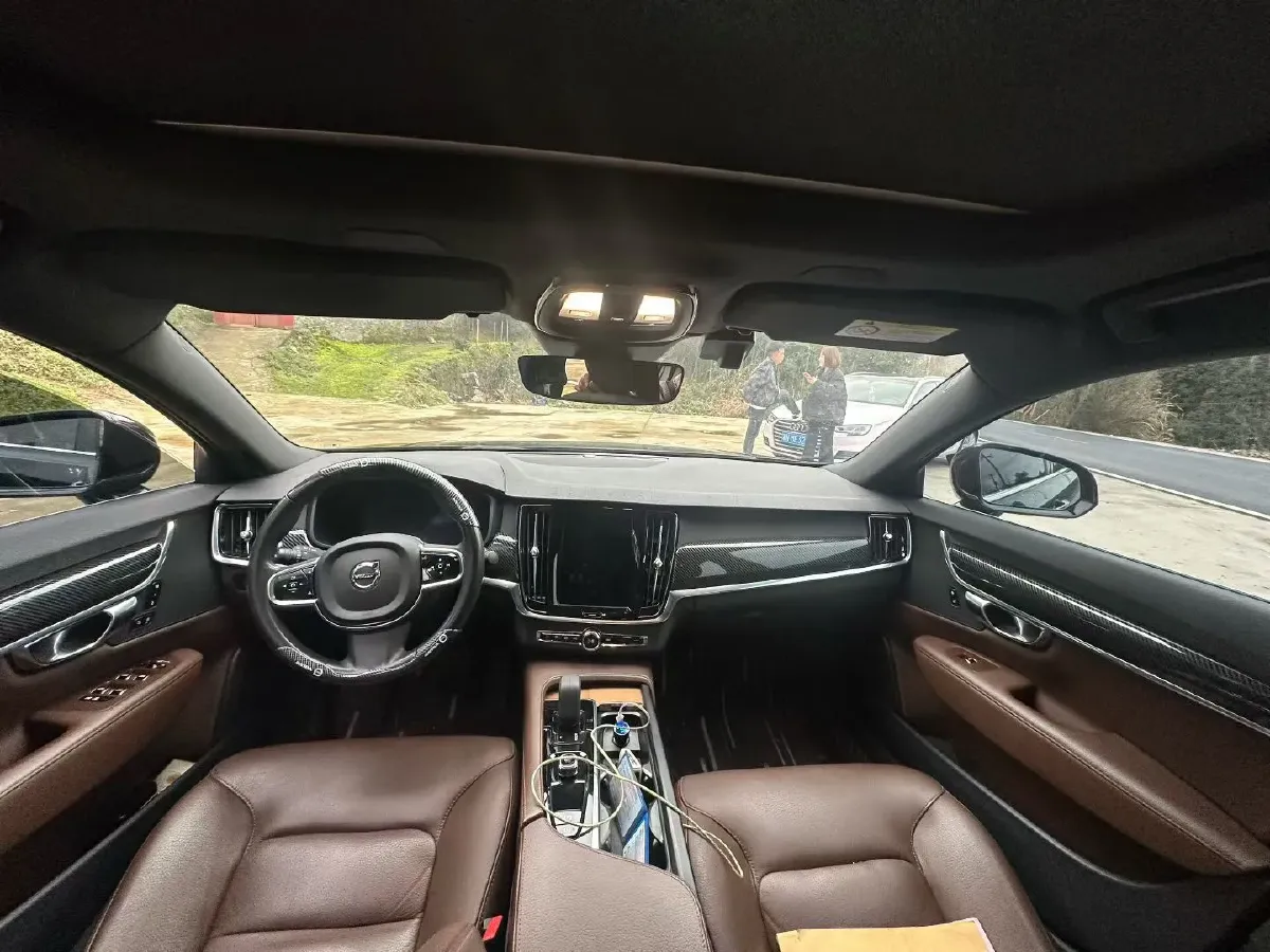 2022 Volvo S90 2.0T 250HP L4 8AT,autocango,china used car exporter,china ev exporter,chinese used car exporter,chinese used ev exporter