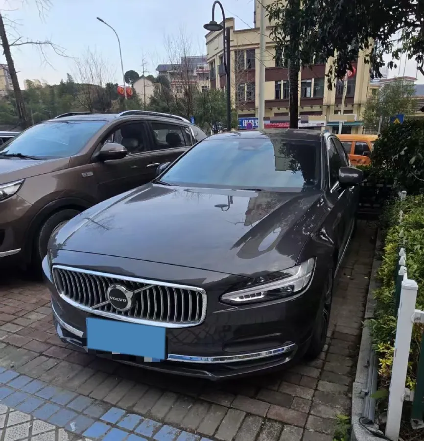 2022 Volvo S90 2.0T 250HP L4 8AT,autocango,china used car exporter,china ev exporter,chinese used car exporter,chinese used ev exporter