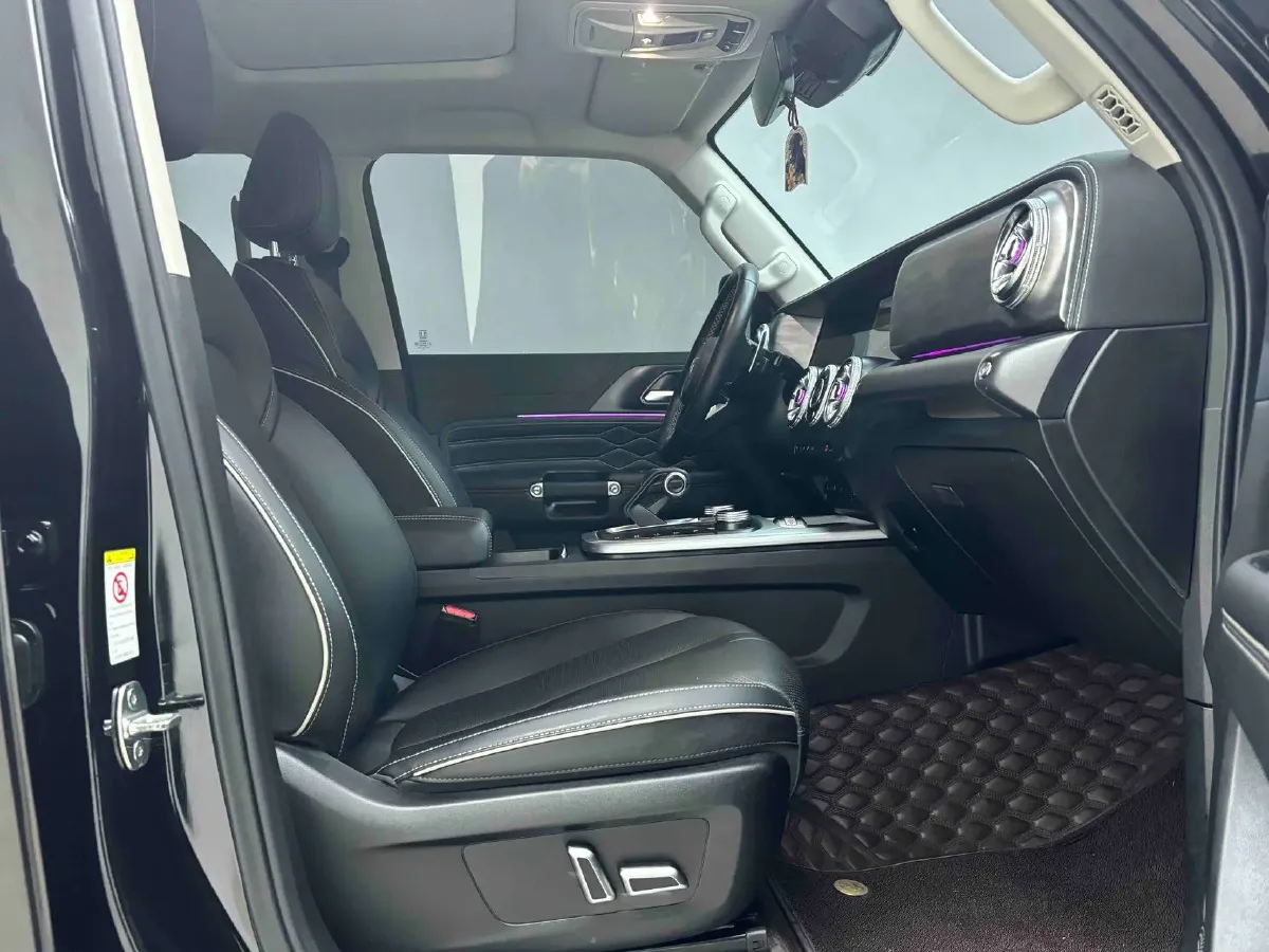 2023 Tank 300 2.0T 227HP L4 8AT,autocango,china used car exporter,china ev exporter,chinese used car exporter,chinese used ev exporter