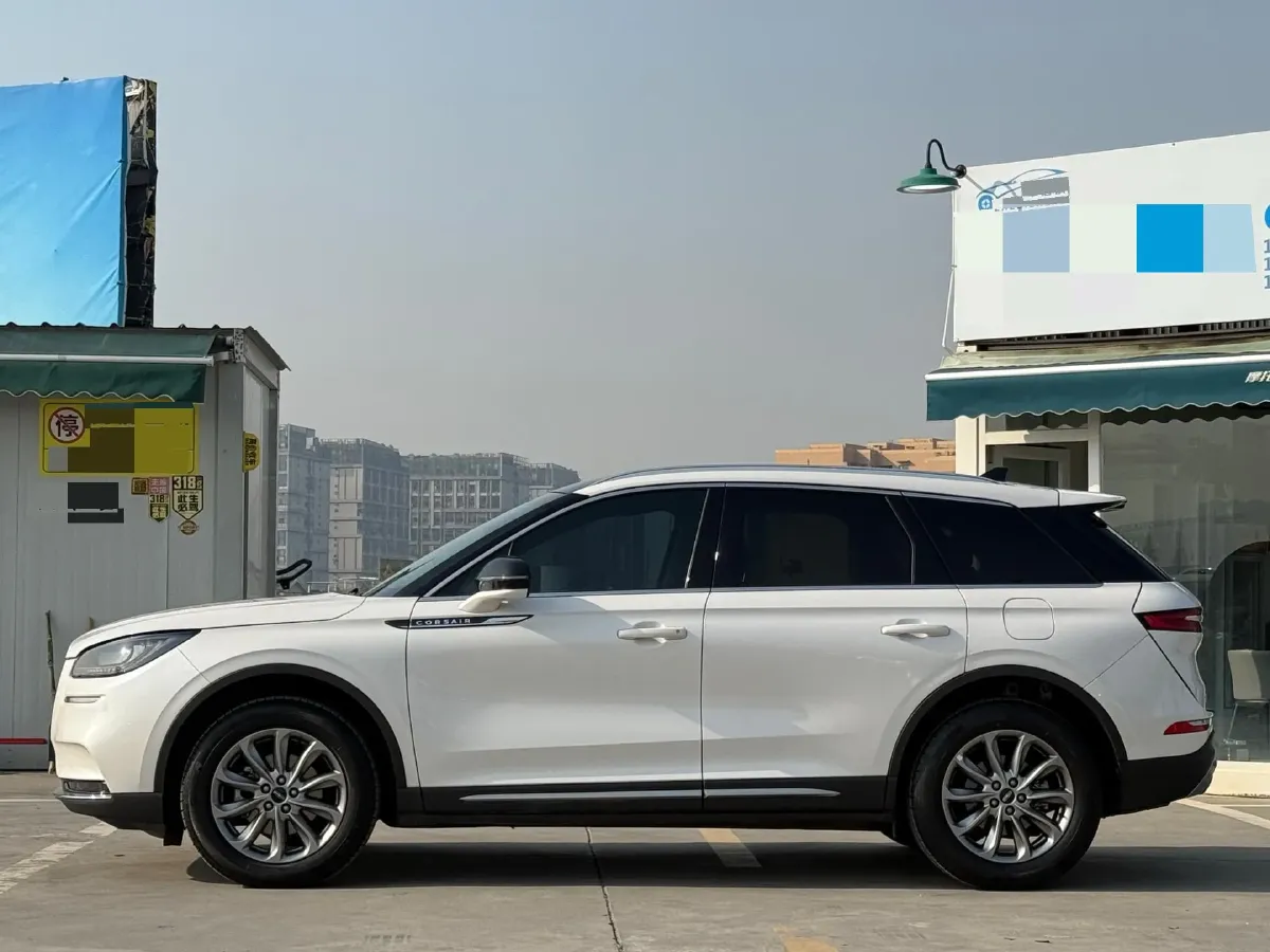 2021 Lincoln Corsair 2.0T 245HP L4 8AT,autocango,china used car exporter,china ev exporter,chinese used car exporter,chinese used ev exporter