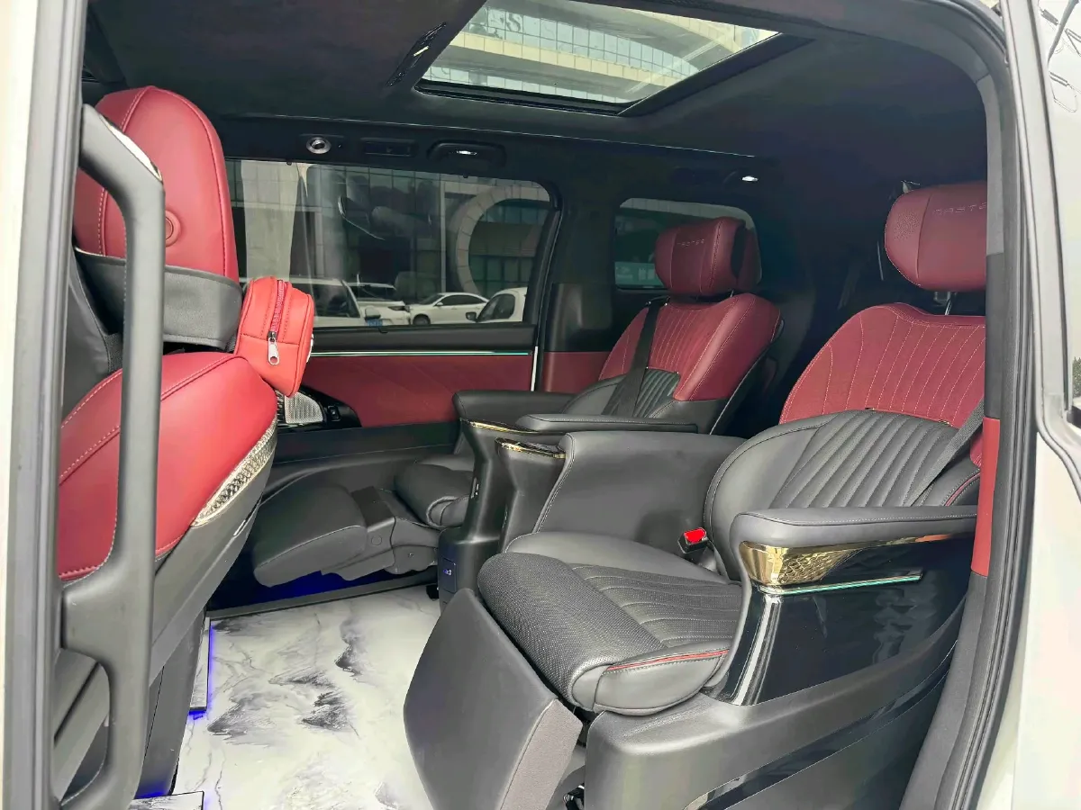 2024 GAC Trumpchi M8 2.0T 252HP L4 8AT,autocango,china used car exporter,china ev exporter,chinese used car exporter,chinese used ev exporter