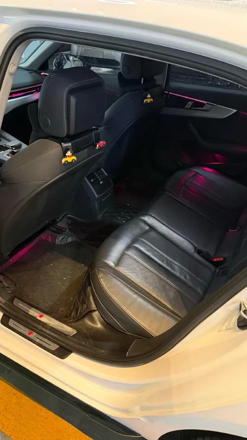 2023 Audi A4L 2.0T 190HP L4 7DCT,autocango,china used car exporter,china ev exporter,chinese used car exporter,chinese used ev exporter