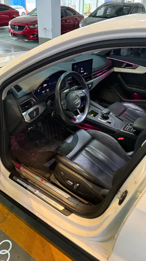 2023 Audi A4L 2.0T 190HP L4 7DCT,autocango,china used car exporter,china ev exporter,chinese used car exporter,chinese used ev exporter