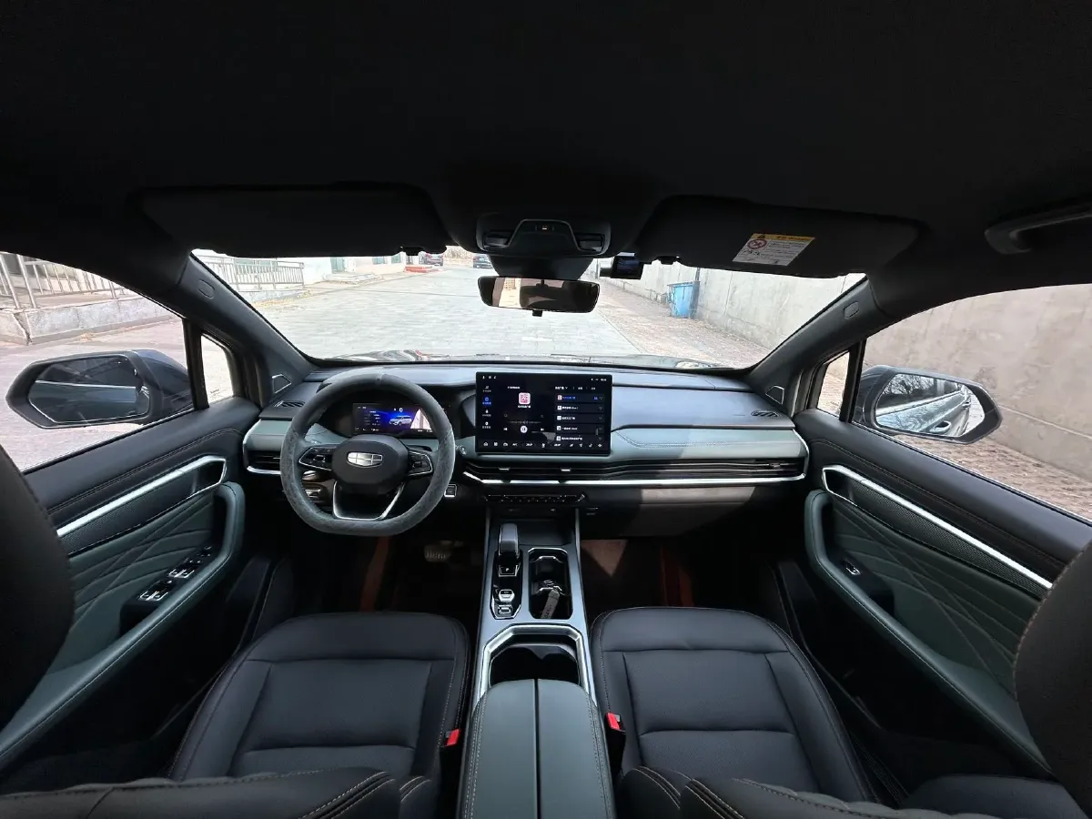 2024 Geely Okavango L 2.0T 218HP L4 7DCT,autocango,china used car exporter,china ev exporter,chinese used car exporter,chinese used ev exporter