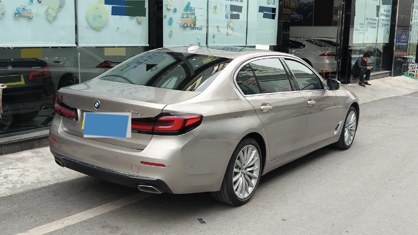 2022 BMW 5 Series 2.0T 252HP L4 8AT,autocango,china used car exporter,china ev exporter,chinese used car exporter,chinese used ev exporter