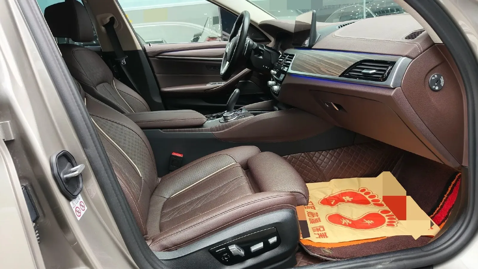 2022 BMW 5 Series 2.0T 252HP L4 8AT,autocango,china used car exporter,china ev exporter,chinese used car exporter,chinese used ev exporter