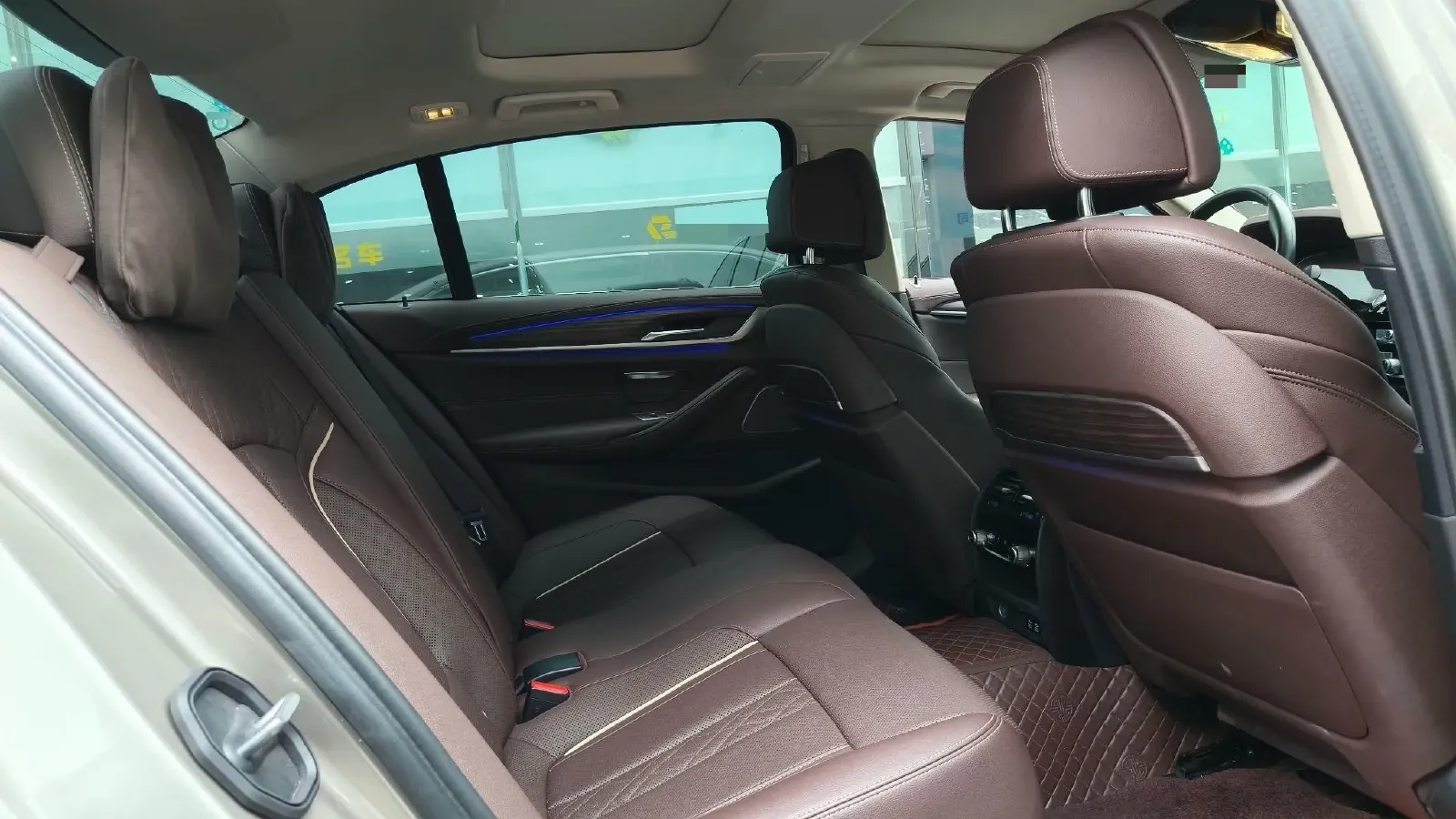 2022 BMW 5 Series 2.0T 252HP L4 8AT,autocango,china used car exporter,china ev exporter,chinese used car exporter,chinese used ev exporter