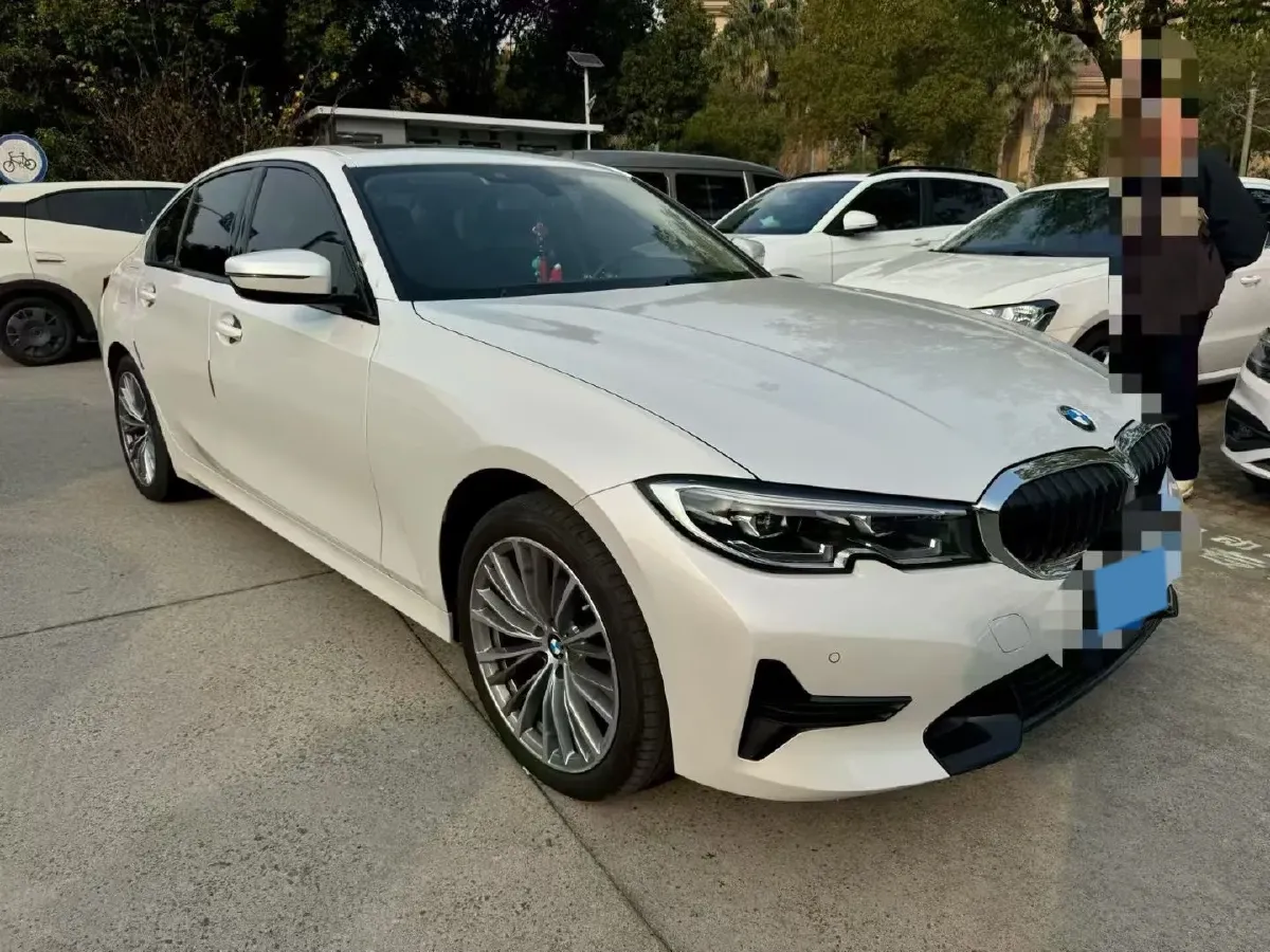2022 BMW 3 Series 2.0T 156HP L4 8AT,autocango,china used car exporter,china ev exporter,chinese used car exporter,chinese used ev exporter