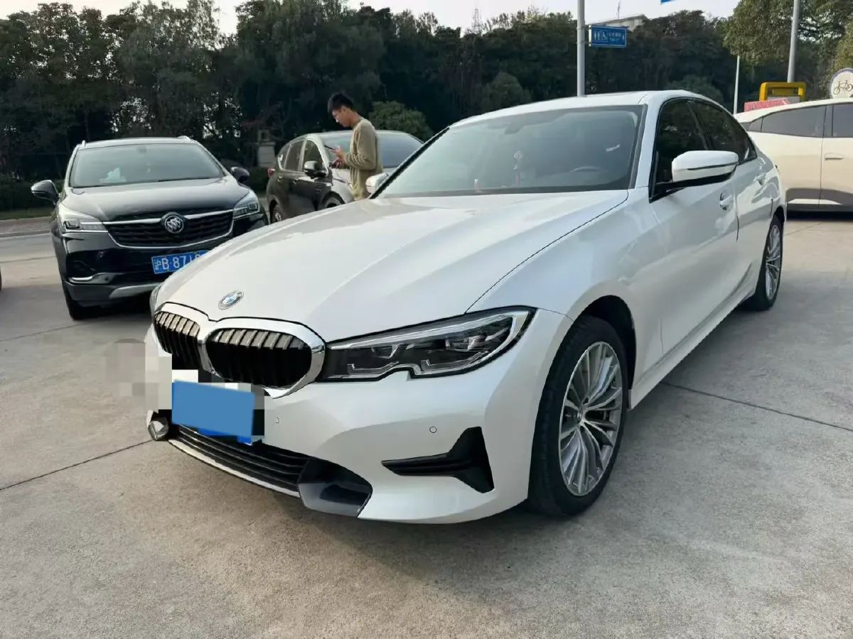2022 BMW 3 Series 2.0T 156HP L4 8AT,autocango,china used car exporter,china ev exporter,chinese used car exporter,chinese used ev exporter