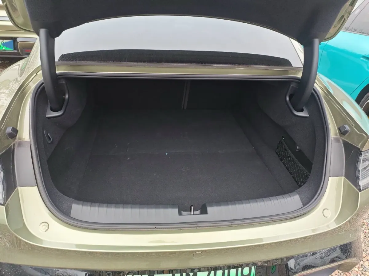 2024 MI SU7 BEV 101KWH,autocango,china used car exporter,china ev exporter,chinese used car exporter,chinese used ev exporter