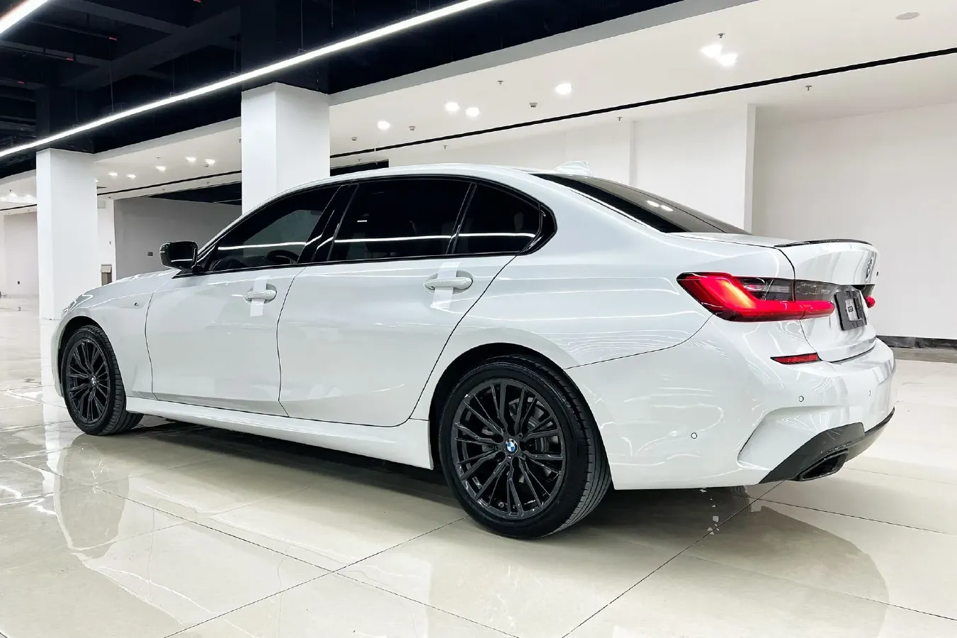2021 BMW 3 Series 2.0T 184HP L4 8AT,autocango,china used car exporter,china ev exporter,chinese used car exporter,chinese used ev exporter