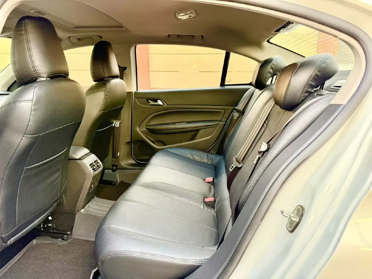 2018 Peugeot 408 1.6T 167HP L4 6AT,autocango,china used car exporter,china ev exporter,chinese used car exporter,chinese used ev exporter