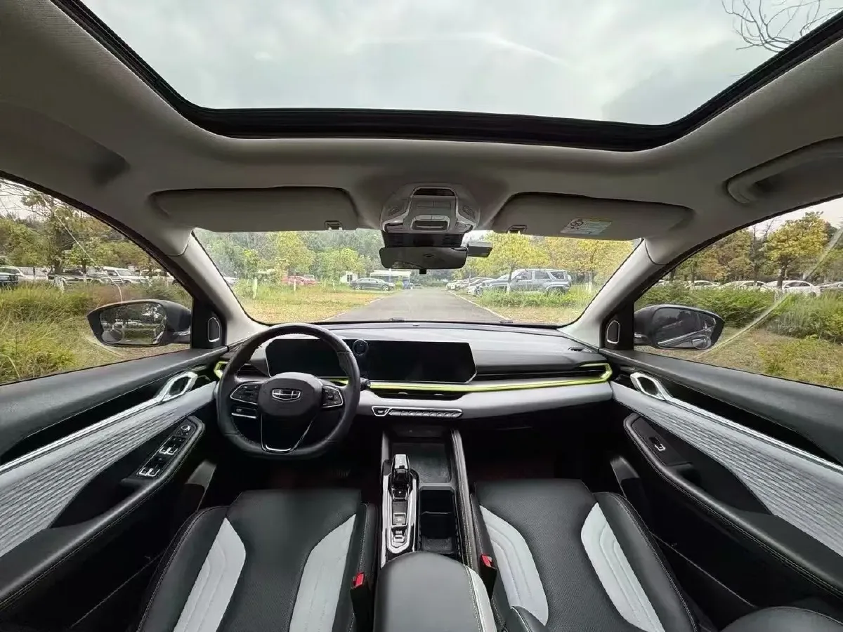 2022 Geely Coolray 1.5T 181HP L4 7DCT,autocango,china used car exporter,china ev exporter,chinese used car exporter,chinese used ev exporter