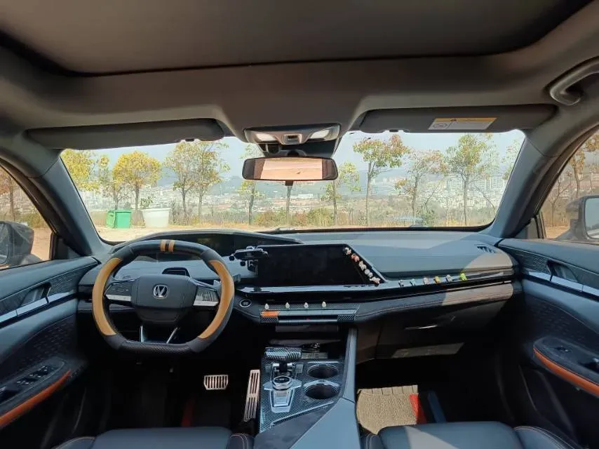 2022 ChangAn UNI-V 1.5T 188HP L4 7DCT,autocango,china used car exporter,china ev exporter,chinese used car exporter,chinese used ev exporter