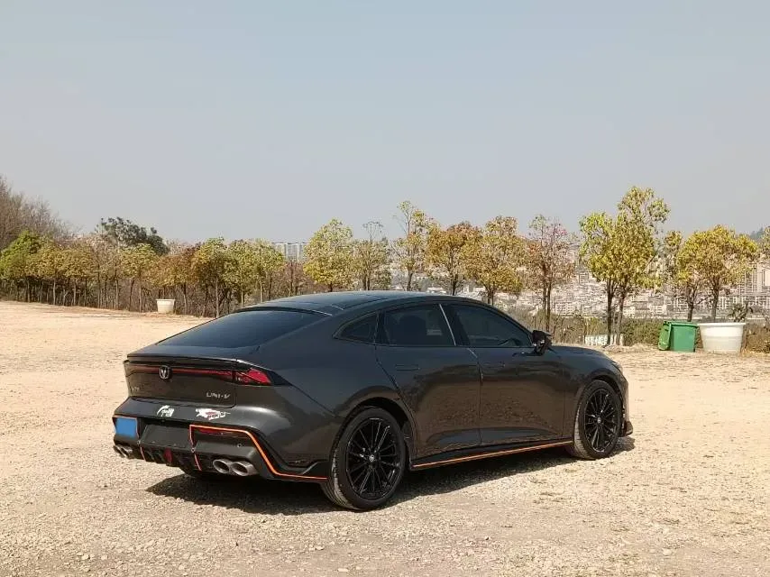 2022 ChangAn UNI-V 1.5T 188HP L4 7DCT,autocango,china used car exporter,china ev exporter,chinese used car exporter,chinese used ev exporter