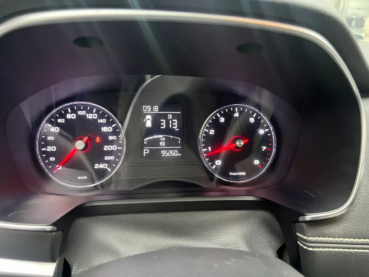 2020 Roewe i6 1.5T 169HP L4 7DCT,autocango,china used car exporter,china ev exporter,chinese used car exporter,chinese used ev exporter