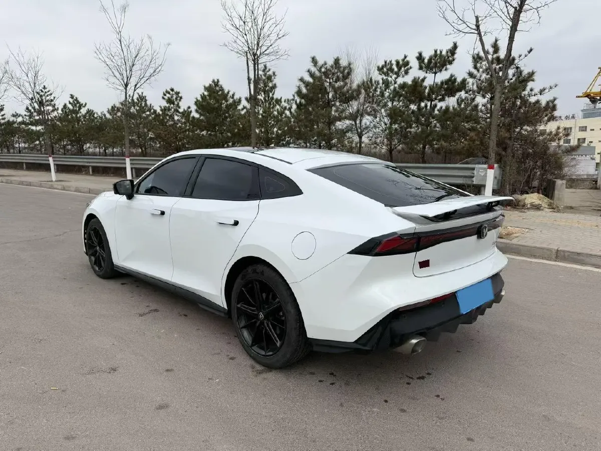 2022 ChangAn UNI-V 1.5T 188HP L4 7DCT,autocango,china used car exporter,china ev exporter,chinese used car exporter,chinese used ev exporter