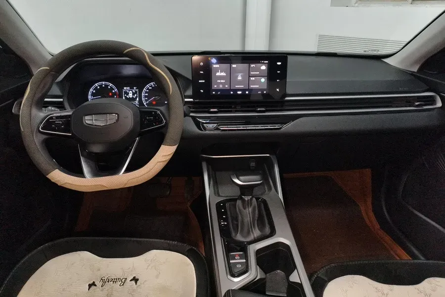 2025 Geely Emgrand 1.5L 127HP L4 5MT,autocango,china used car exporter,china ev exporter,chinese used car exporter,chinese used ev exporter