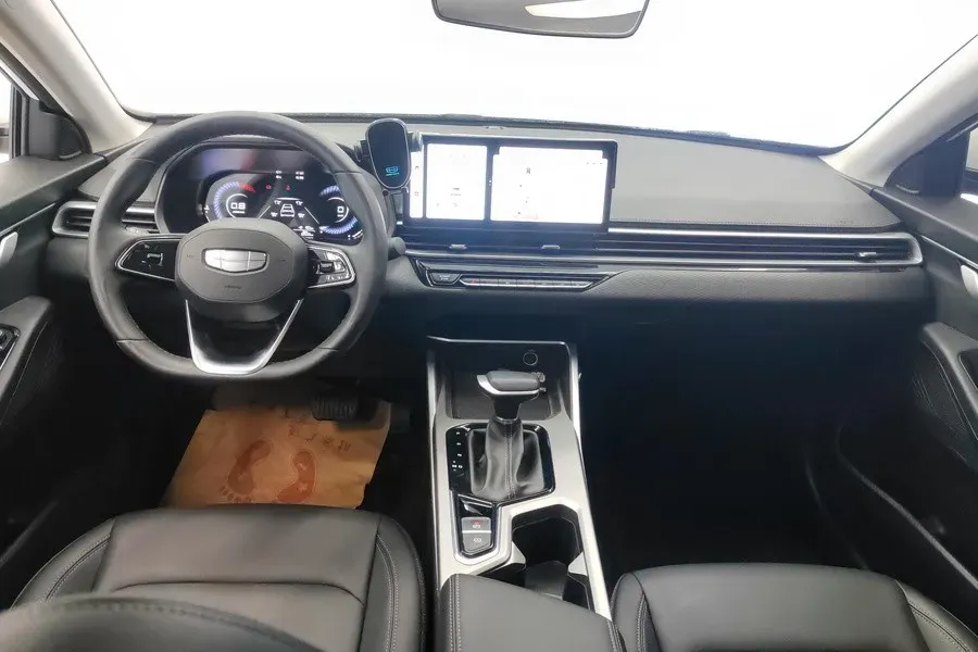 2025 Geely Emgrand 1.5L 127HP L4 CVT,autocango,china used car exporter,china ev exporter,chinese used car exporter,chinese used ev exporter