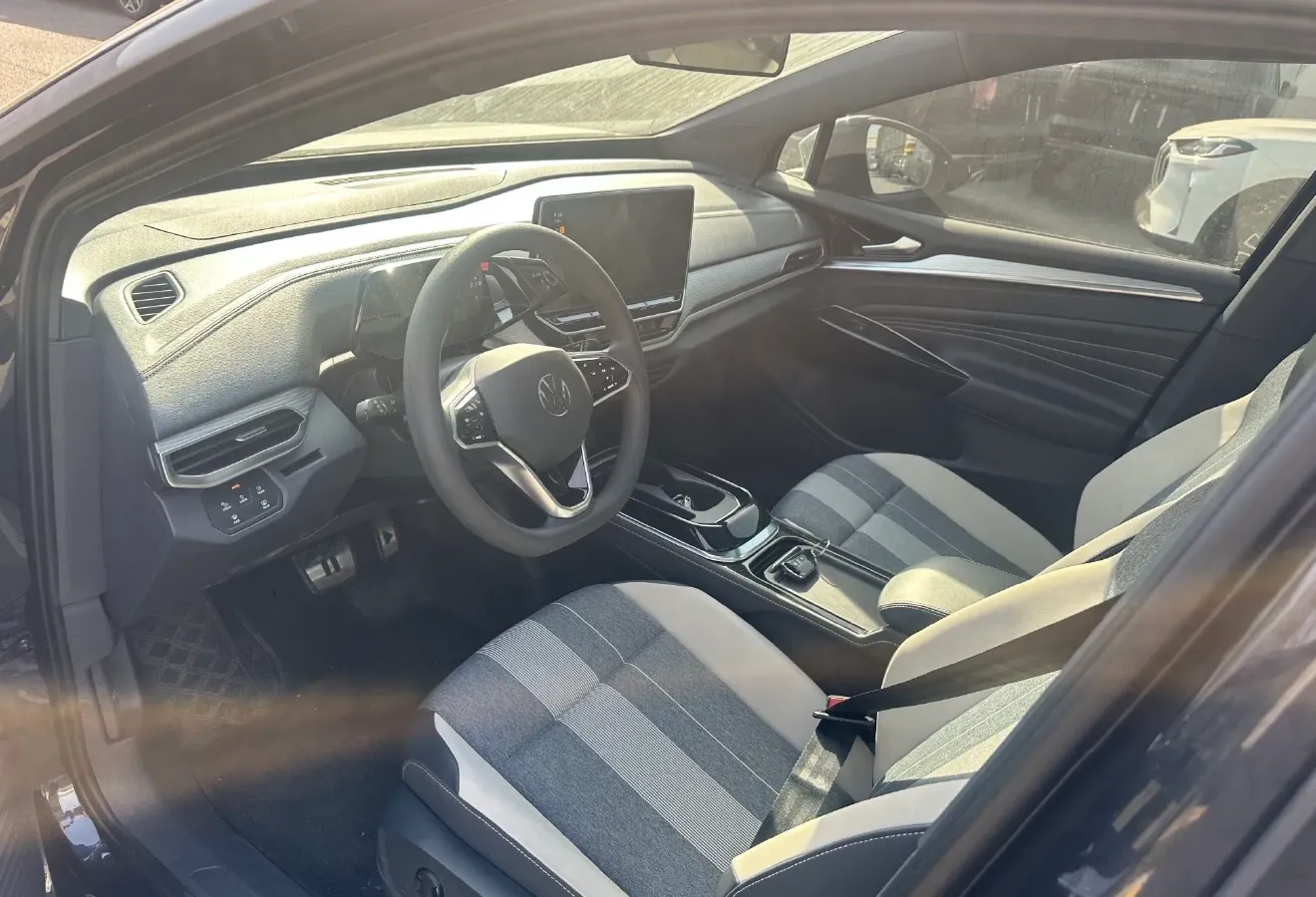 2024 Volkswagen ID.4 Crozz BEV 55.7KWH,autocango,china used car exporter,china ev exporter,chinese used car exporter,chinese used ev exporter