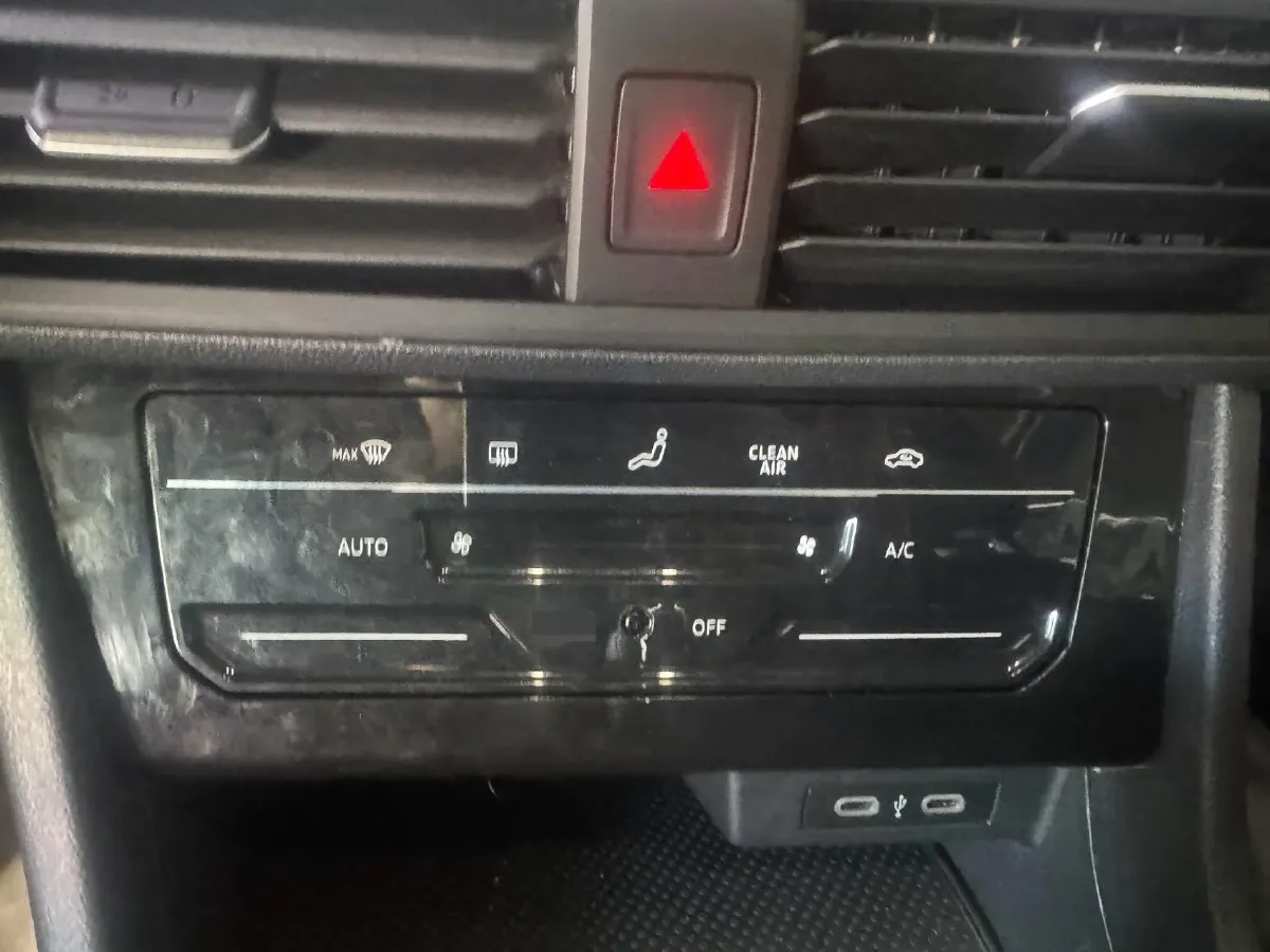 2023 Volkswagen Bora 1.2T 116HP L4 7DCT,autocango,china used car exporter,china ev exporter,chinese used car exporter,chinese used ev exporter