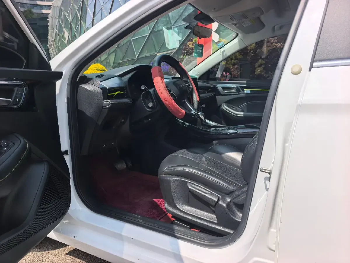 2021 Roewe i5 1.5L 120HP L4 CVT,autocango,china used car exporter,china ev exporter,chinese used car exporter,chinese used ev exporter