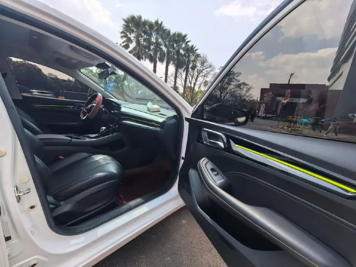 2021 Roewe i5 1.5L 120HP L4 CVT,autocango,china used car exporter,china ev exporter,chinese used car exporter,chinese used ev exporter