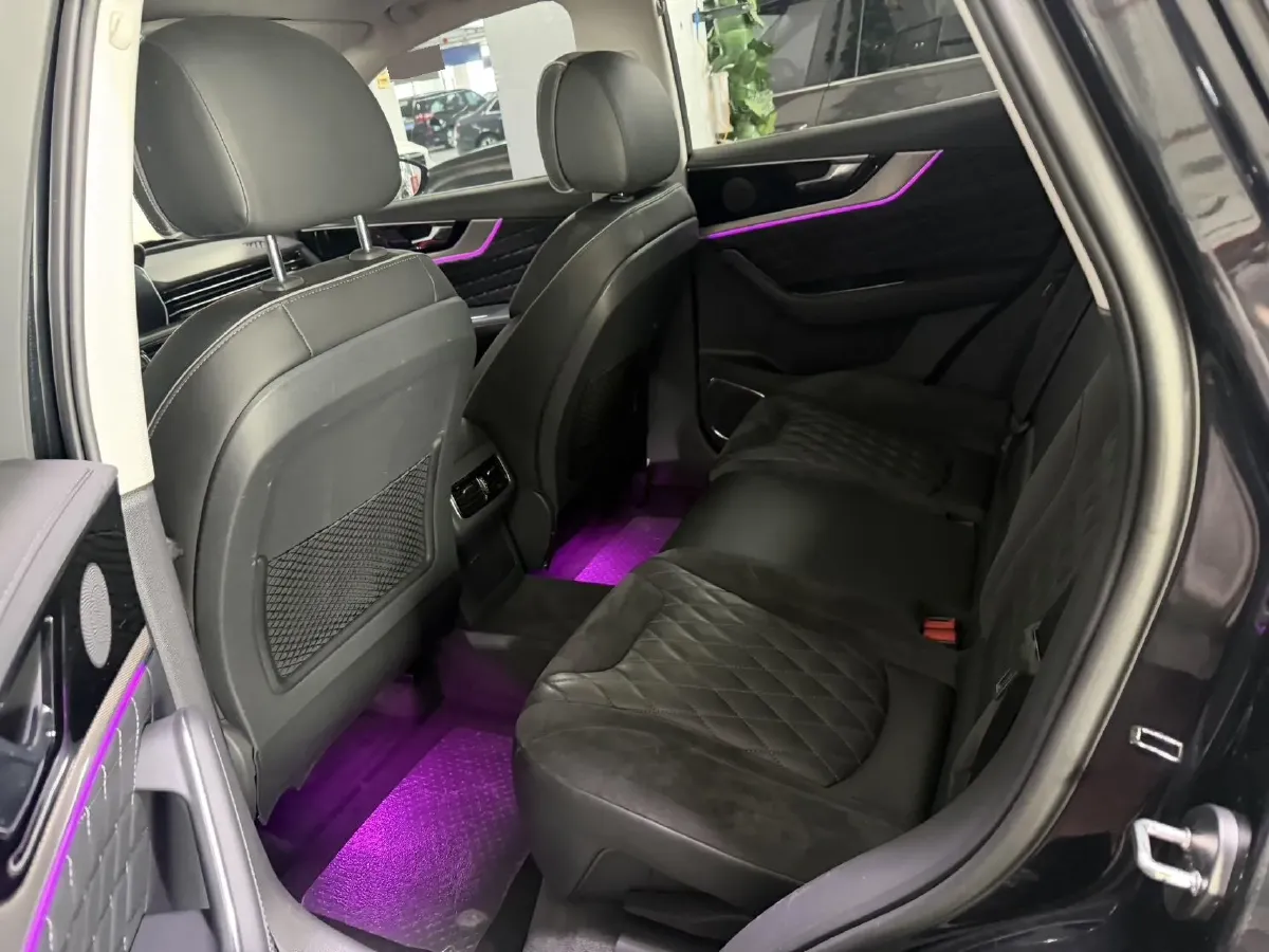 2019 HongQi HS5 2.0T 224HP L4 6AT,autocango,china used car exporter,china ev exporter,chinese used car exporter,chinese used ev exporter