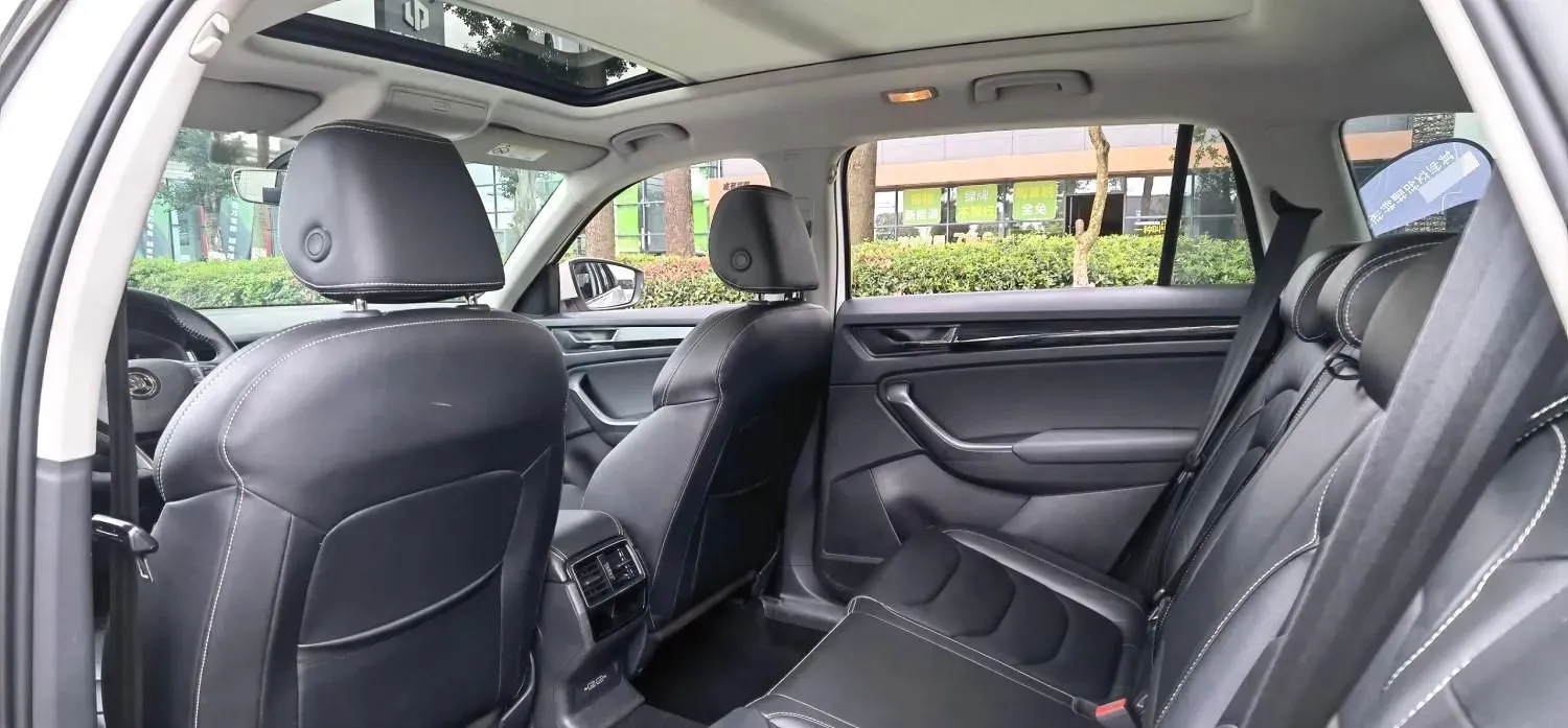 2021 Skoda Kodiak 2.0T 186HP L4 7DCT,autocango,china used car exporter,china ev exporter,chinese used car exporter,chinese used ev exporter