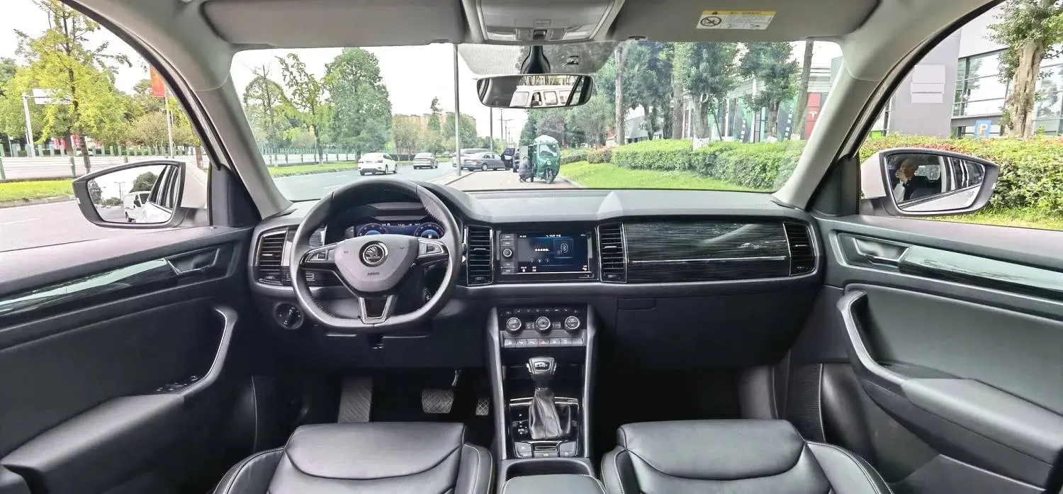 2021 Skoda Kodiak 2.0T 186HP L4 7DCT,autocango,china used car exporter,china ev exporter,chinese used car exporter,chinese used ev exporter