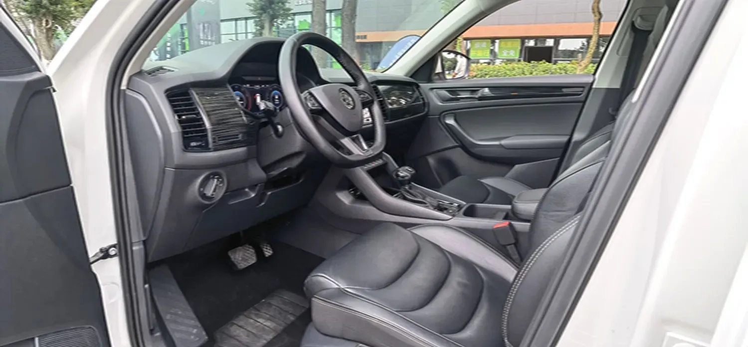 2021 Skoda Kodiak 2.0T 186HP L4 7DCT,autocango,china used car exporter,china ev exporter,chinese used car exporter,chinese used ev exporter