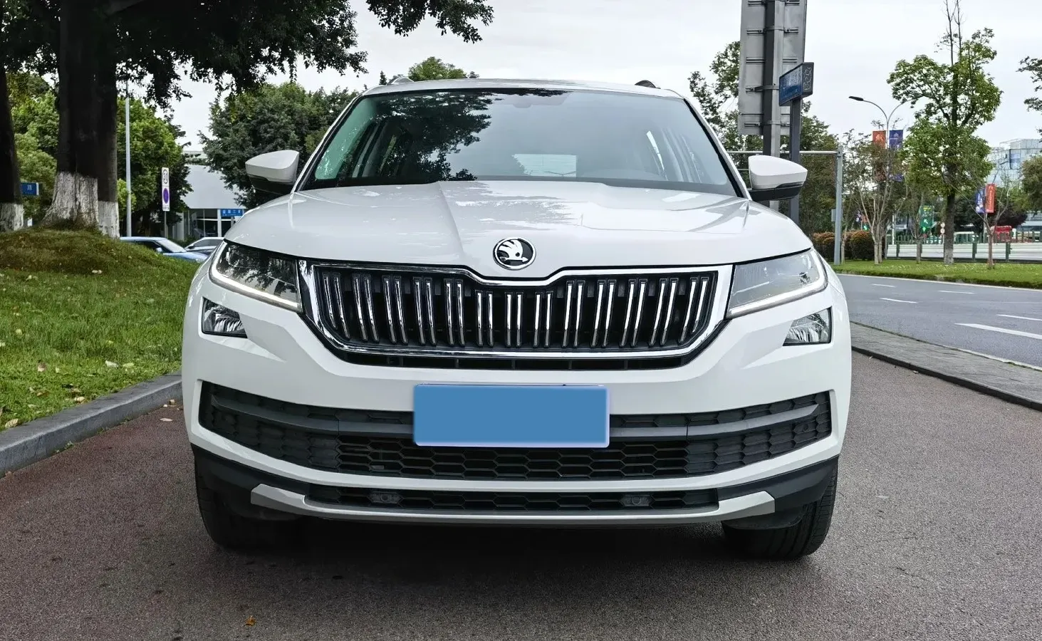 2021 Skoda Kodiak 2.0T 186HP L4 7DCT,autocango,china used car exporter,china ev exporter,chinese used car exporter,chinese used ev exporter