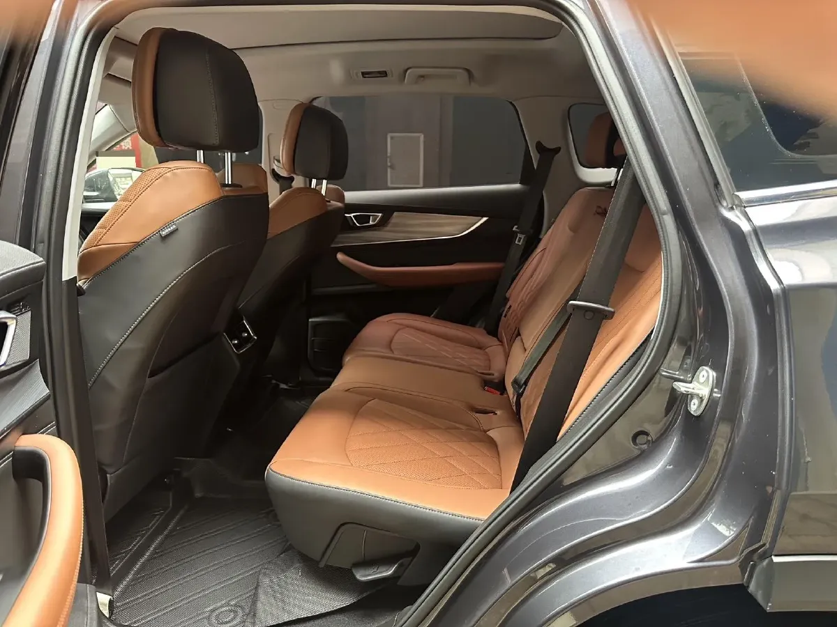 2021 Chery Tiggo 8 Plus 1.6T 197HP L4 7DCT,autocango,china used car exporter,china ev exporter,chinese used car exporter,chinese used ev exporter