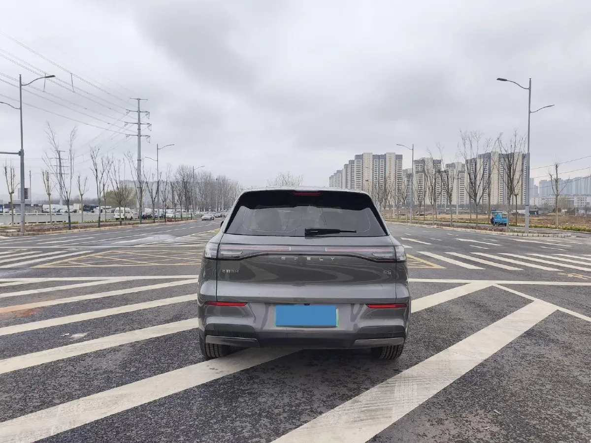 2024 Geely Emgrand L HiP 1.5T 181HP L4 3DHT PHEV 15.5KWH,autocango,china used car exporter,china ev exporter,chinese used car exporter,chinese used ev exporter