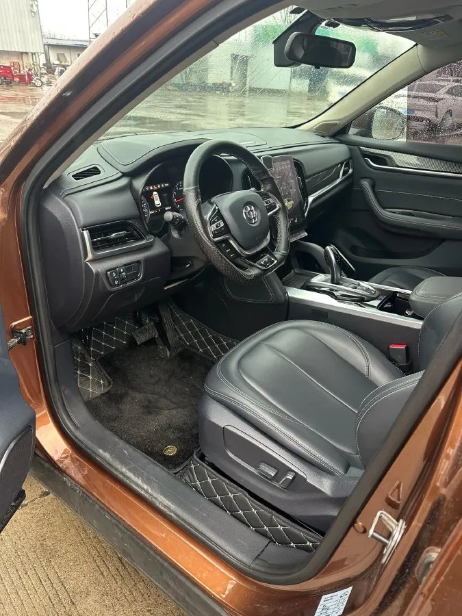 2018 Brilliance Auto V7 1.6T 204HP L4 7DCT,autocango,china used car exporter,china ev exporter,chinese used car exporter,chinese used ev exporter