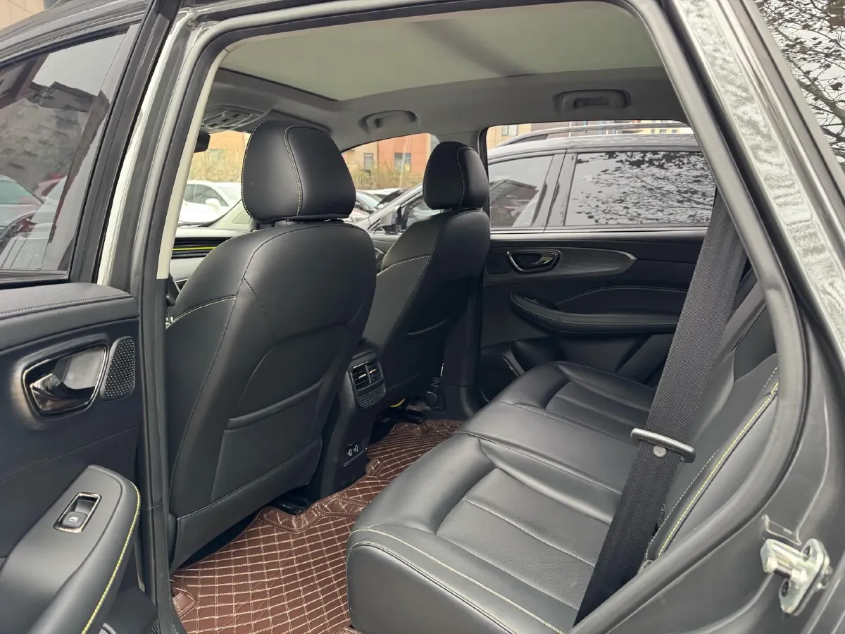 2021 Roewe RX5 1.5T 169HP L4 AMT PHEV 11.1KWH,autocango,china used car exporter,china ev exporter,chinese used car exporter,chinese used ev exporter