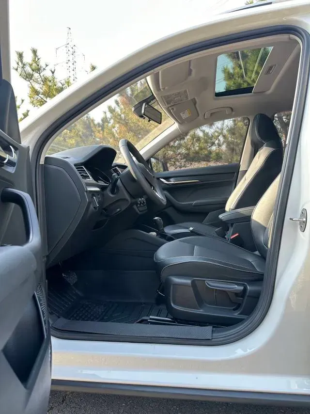 2021 Skoda Kamiq 1.5L 112HP L4 6AT,autocango,china used car exporter,china ev exporter,chinese used car exporter,chinese used ev exporter