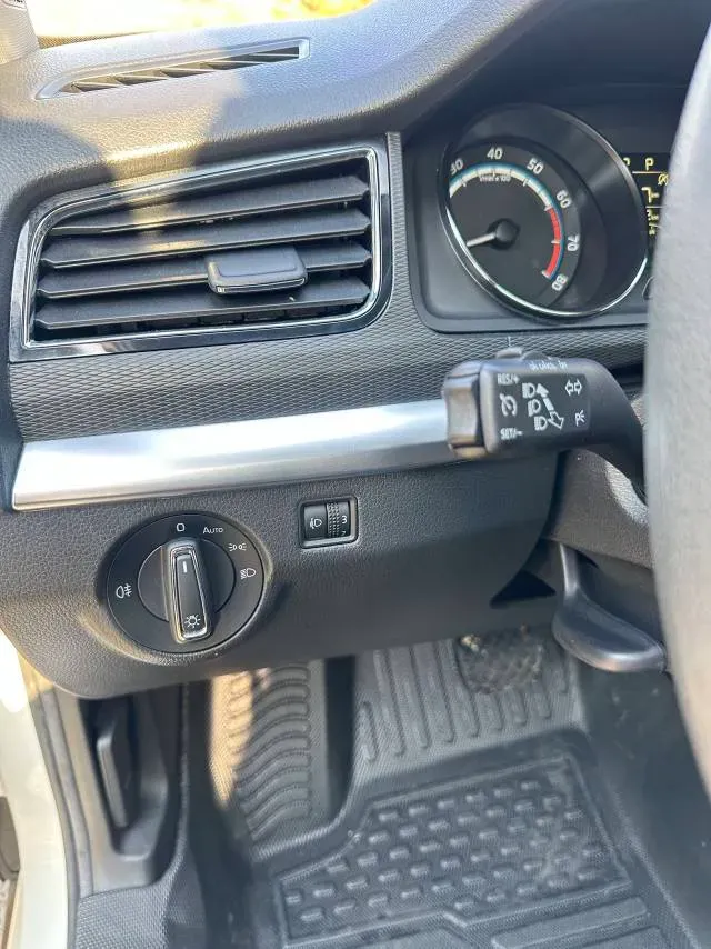 2021 Skoda Kamiq 1.5L 112HP L4 6AT,autocango,china used car exporter,china ev exporter,chinese used car exporter,chinese used ev exporter