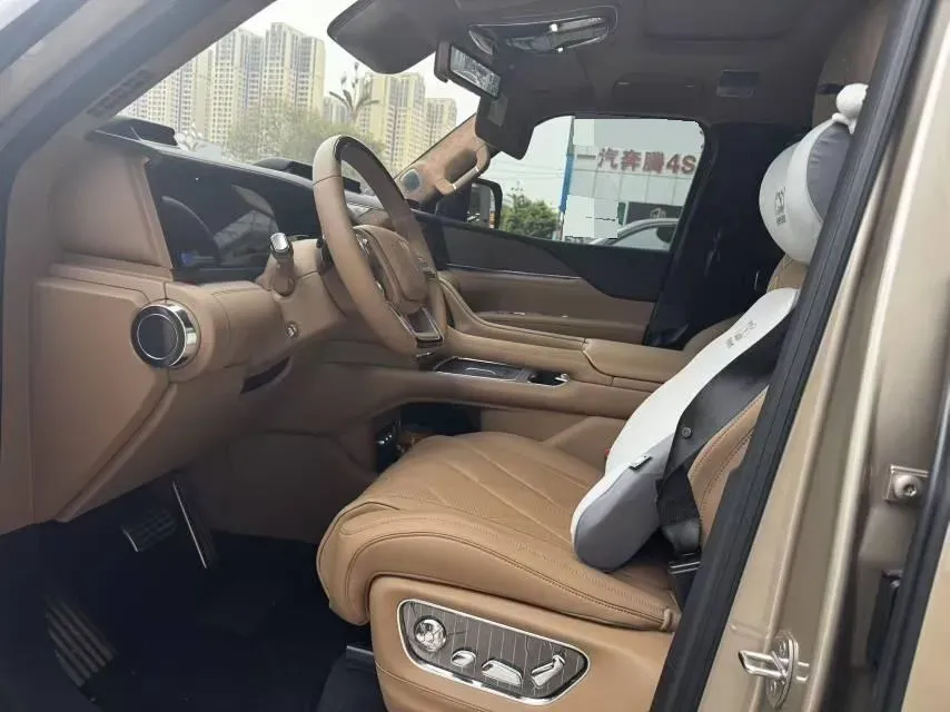 2025 YangWang U8 L REEV 272HP REEV,autocango,china used car exporter,china ev exporter,chinese used car exporter,chinese used ev exporter