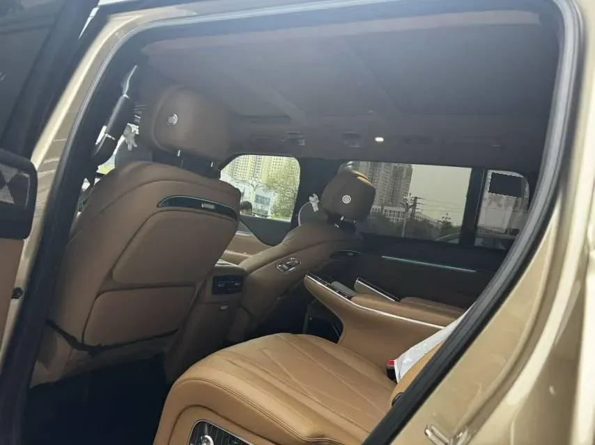 2025 YangWang U8 L REEV 272HP REEV,autocango,china used car exporter,china ev exporter,chinese used car exporter,chinese used ev exporter