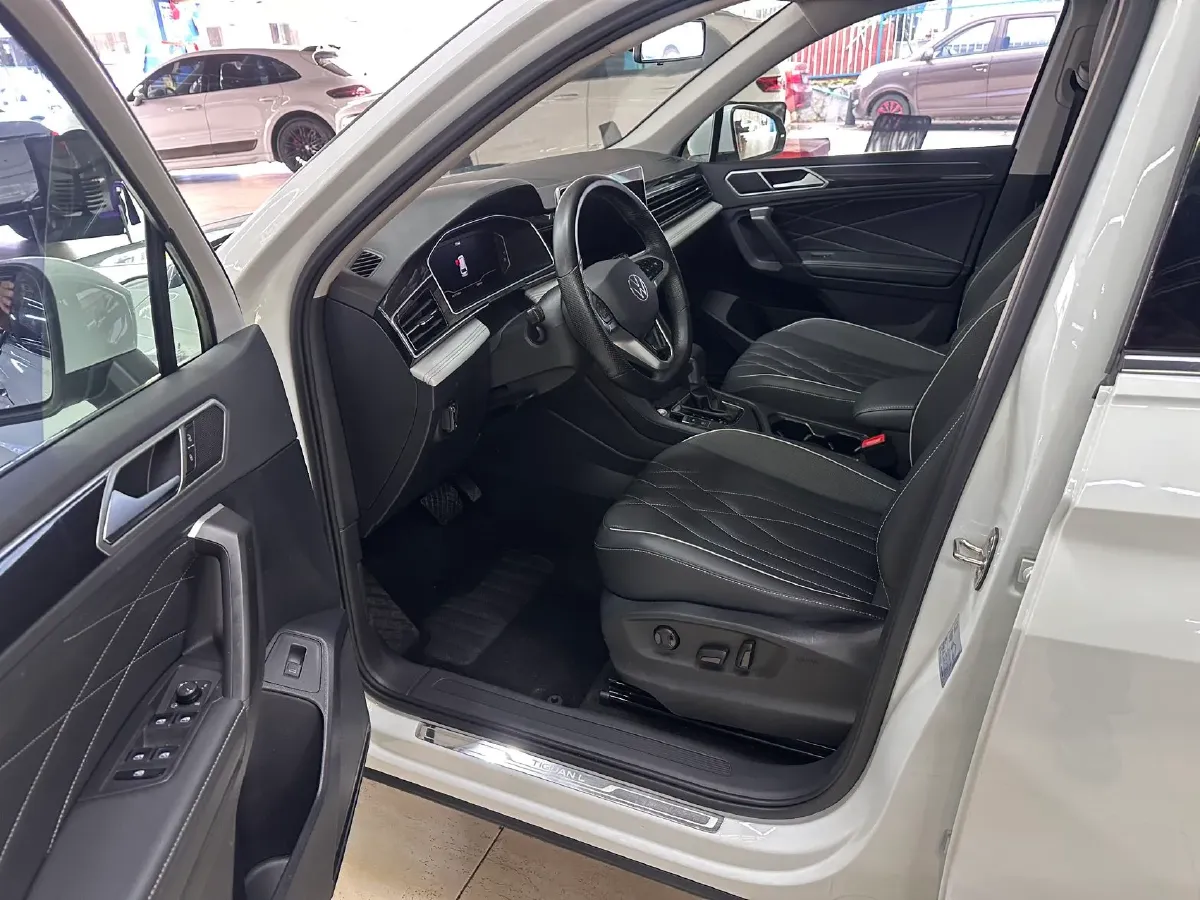 2023 Volkswagen Tiguan L 1.5T 160HP L4 7DCT,autocango,china used car exporter,china ev exporter,chinese used car exporter,chinese used ev exporter