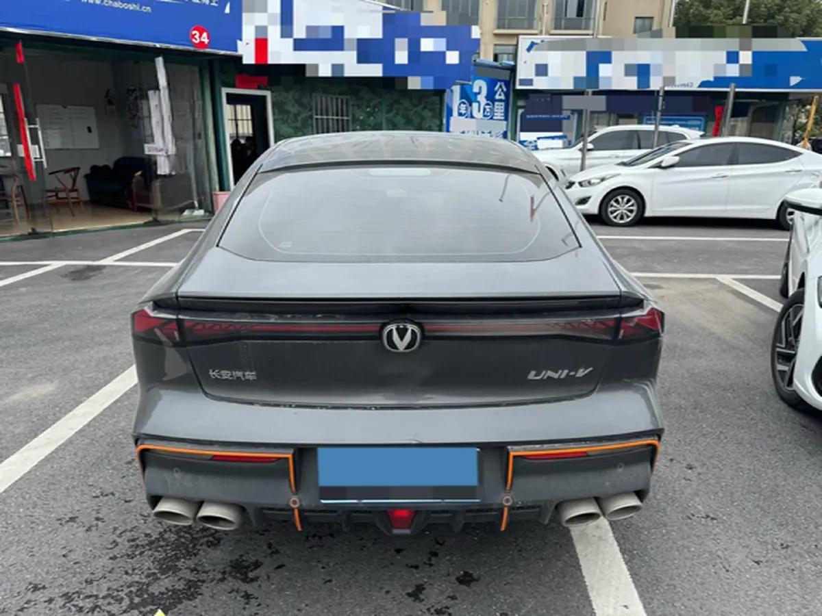 2023 ChangAn UNI-V 1.5T 188HP L4 7DCT,autocango,china used car exporter,china ev exporter,chinese used car exporter,chinese used ev exporter