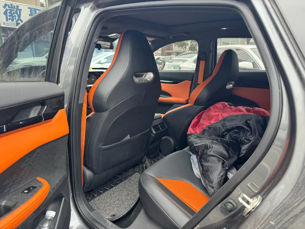 2023 ChangAn UNI-V 1.5T 188HP L4 7DCT,autocango,china used car exporter,china ev exporter,chinese used car exporter,chinese used ev exporter