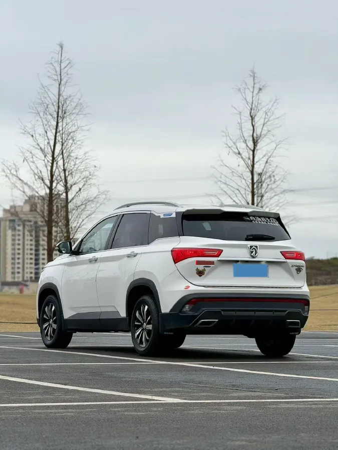 2018 BaoJun 530 1.5T 150HP L4 6MT,autocango,china used car exporter,china ev exporter,chinese used car exporter,chinese used ev exporter