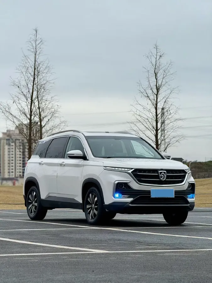 2018 BaoJun 530 1.5T 150HP L4 6MT,autocango,china used car exporter,china ev exporter,chinese used car exporter,chinese used ev exporter