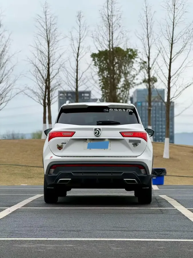 2018 BaoJun 530 1.5T 150HP L4 6MT,autocango,china used car exporter,china ev exporter,chinese used car exporter,chinese used ev exporter