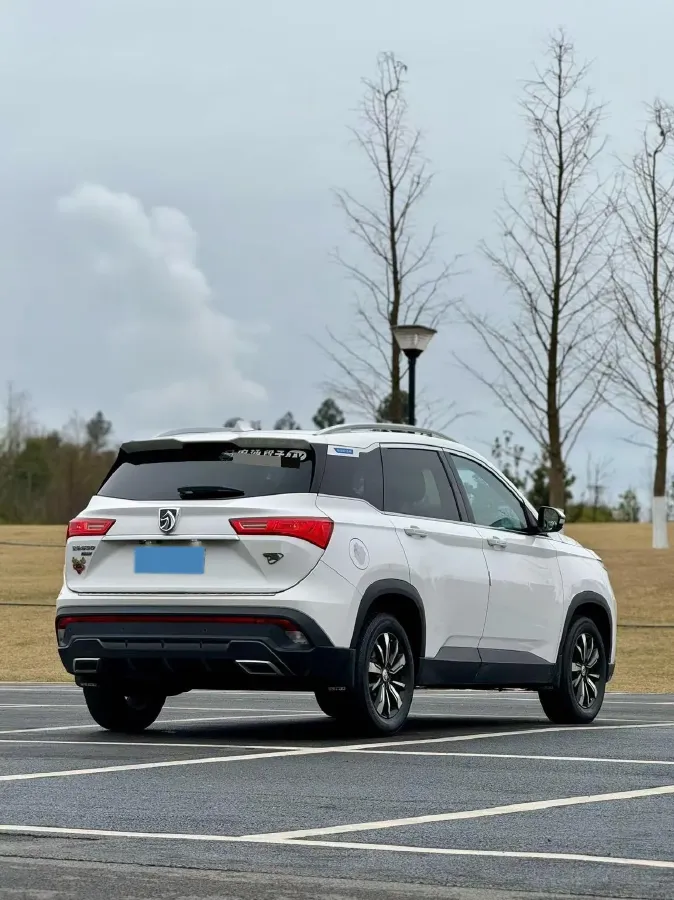 2018 BaoJun 530 1.5T 150HP L4 6MT,autocango,china used car exporter,china ev exporter,chinese used car exporter,chinese used ev exporter