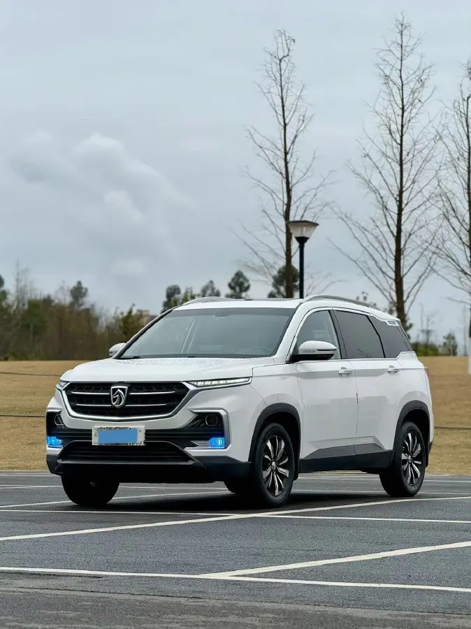 2018 BaoJun 530 1.5T 150HP L4 6MT,autocango,china used car exporter,china ev exporter,chinese used car exporter,chinese used ev exporter