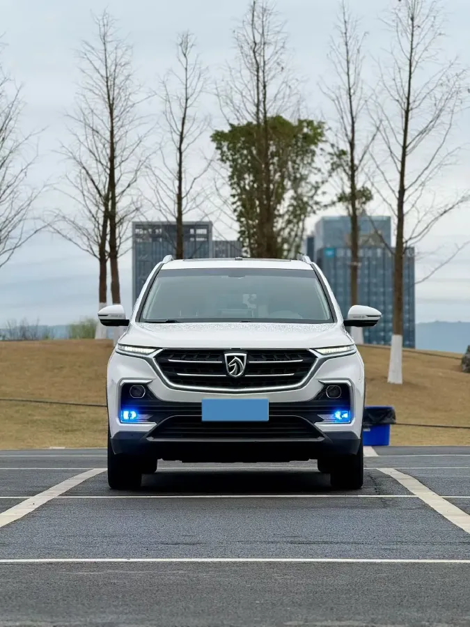 2018 BaoJun 530 1.5T 150HP L4 6MT,autocango,china used car exporter,china ev exporter,chinese used car exporter,chinese used ev exporter