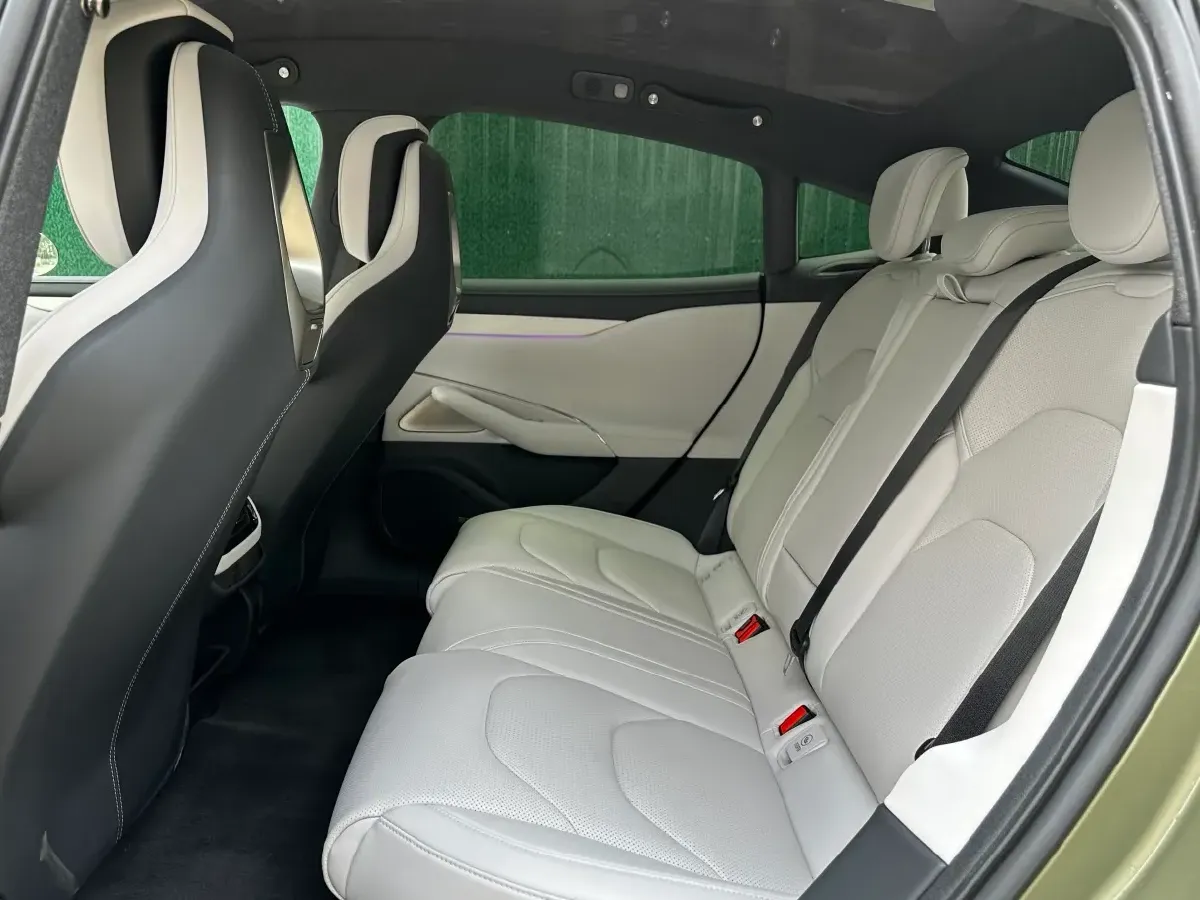 2024 MI SU7 BEV 101KWH,autocango,china used car exporter,china ev exporter,chinese used car exporter,chinese used ev exporter